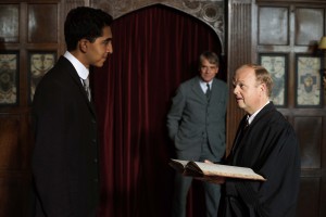 Ramanujan (Dev Patel), John Littlewood (Toby Jones) und Hardy (Jeremey Irons)