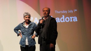 Regisseur Enrico Pau (l) nach seinem Film "L’Accabadore"