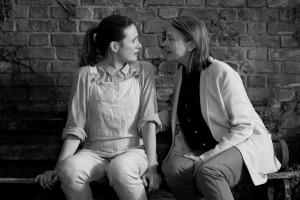 Emily Mortimer (Jinny) und Cherry Jones (Martha) (© Nicola Dove Adventure Pictures Ltd)