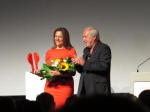 Martina Gedeck bekommt den Preis für Schauspielkunst