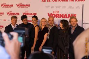 Roter Teppich für den Film "Der Vorname". Mit praktisch der gesammten Crew: Justus von Dohnányl, Florian David Fitz, Janina Uhse, Caroline Peters, Christoph Maria Herbst, Iris Berben, und der Regisseur Sönke Wortmann (v.l.n.r.)