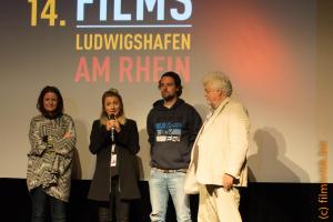 Einige aus dem Team des Films "Landrauschen". Links die Regisseurin Lisa Miller. In der Mitte die Hauptdarstellerin Kathi Wolf. Rechts der Kameramann Hannes Kempert. Ein neuer Heimatfilm der im Südwesten spielt. Technisch nicht immer perfekt, aber dafür nahe am Leben.