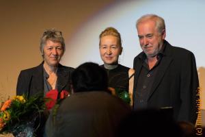 Medienkulturpreis, für "Frankfurt, Dezember 17", links die Produzentin Liane Jessen, rechts die Regisseurin Petra K. Wagner
