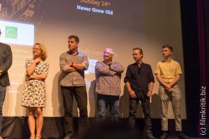 Cast und Crew von "Never Grow Old"