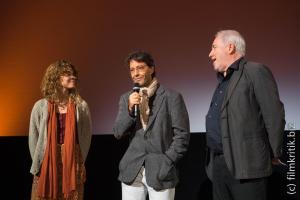 Der Film "The Cotton Wool War" wurde von dem Regisseur Cláudio Marques (m) und der Hauptdarstellerin Dora Goritzki (l) präsentiert.