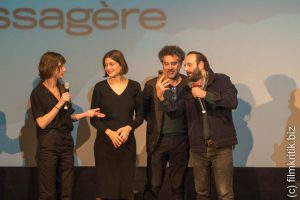 Der Macher des Eröffnungsfilms Tagebuch einer Pariser Affäre (Chronique d'une Liaison Passagère).ÜbersetzerinSchauspielerin Georgia ScallietProduzent Frédéric NiedermayerSchauspieler Vincent Macaigne(vltr)