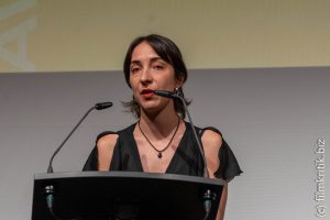 ... der von der Regisseurin Sophy Romvari entgegengenommen wurde